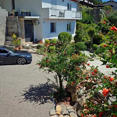Daire Seaview Tajm Garden & Private Parking Opatija