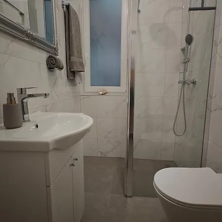 Daire Seaview Tajm Garden & Private Parking Opatija