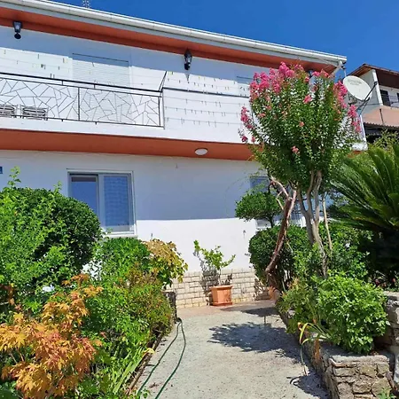 Daire Seaview Tajm Garden & Private Parking Opatija